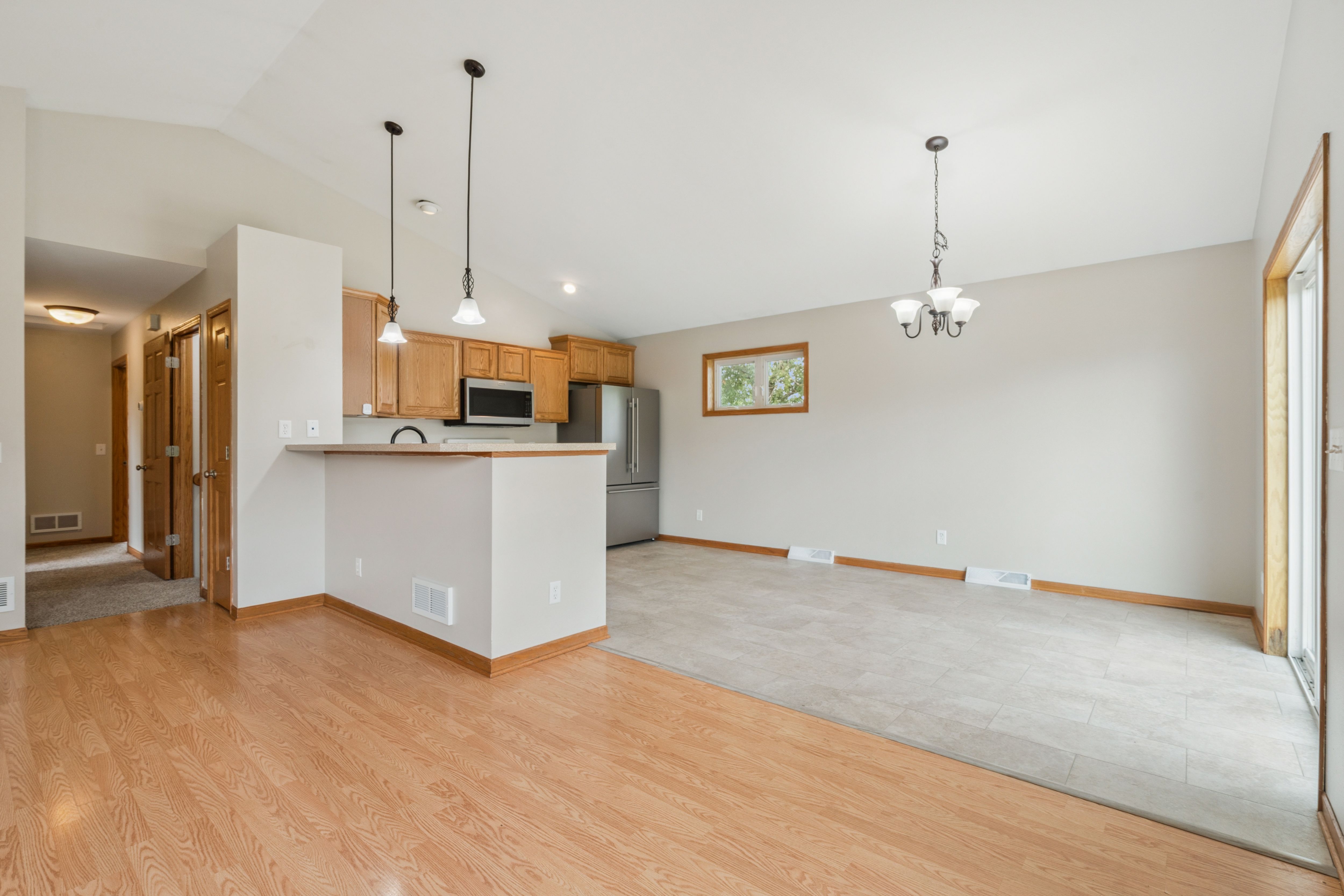 Listing Photo: 13-134 780 Country Club Ct